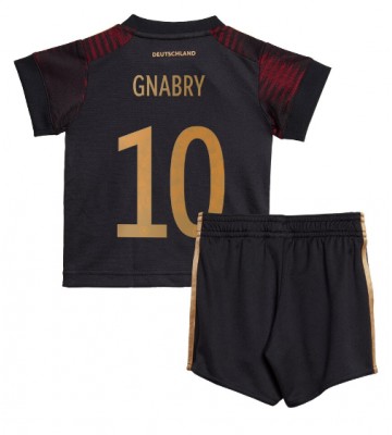 Niemcy Serge Gnabry #10 Koszulka Wyjazdowych Dziecięca MŚ 2022 Krótki Rękaw (+ Krótkie spodenki)